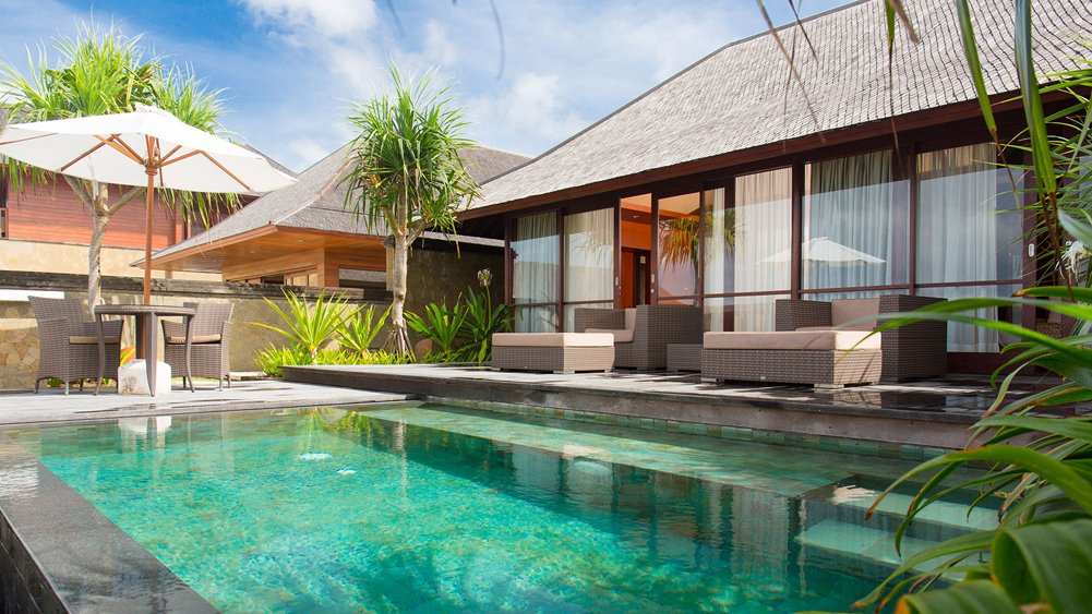 Villa Bayu Gita - Beachfront - Master suite one plunge pool
